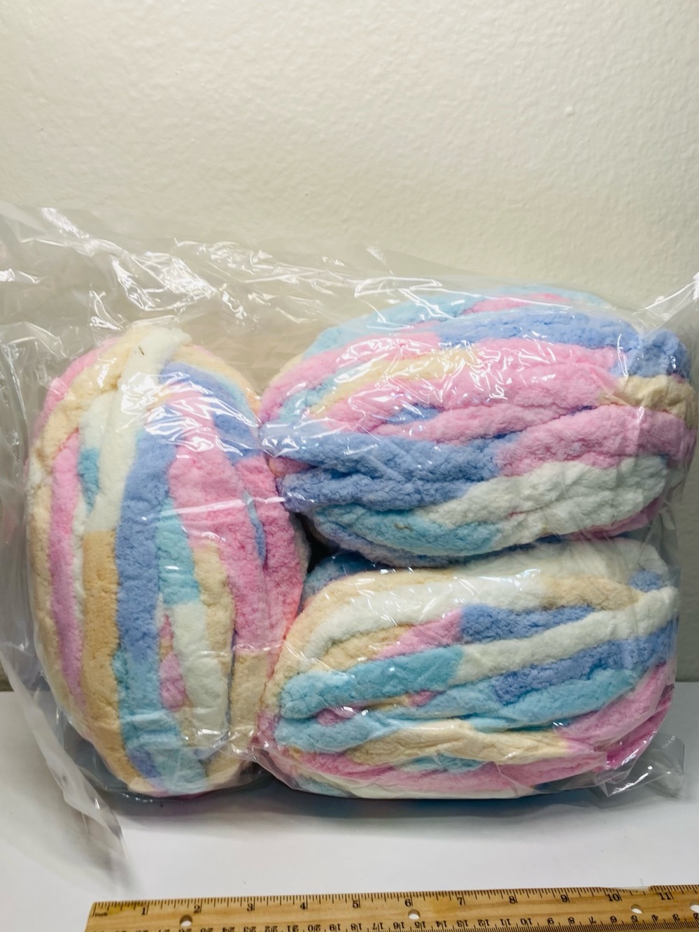 NEW ~1 lb 10 oz / ~743 oz Plush Chunky Variegated Blanket Yarn Bundle in Pastels